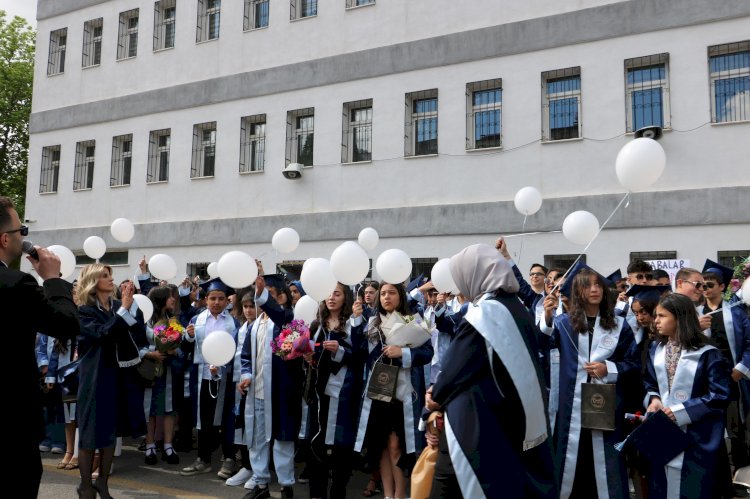 Gazze için beyaz balon uçurdular