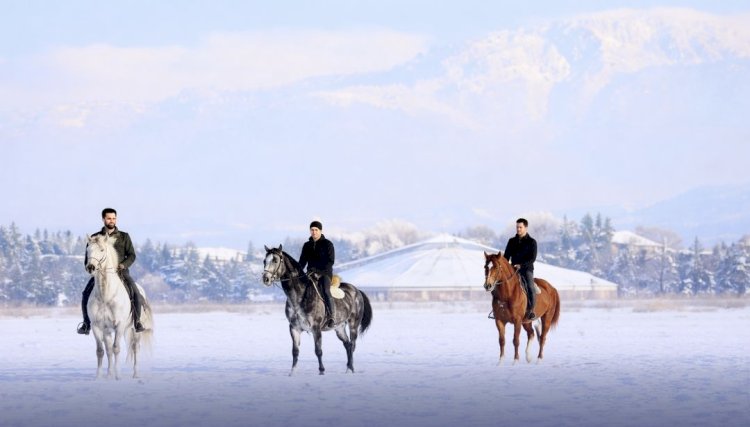 Erzurum’da Karda Atlı Safari: Stres Atıp Doğayla Buluşuyorlar!