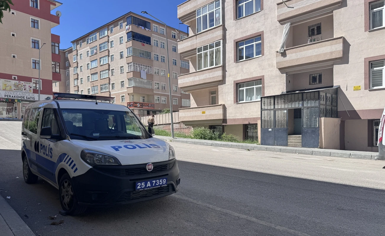 Erzurum’da Yürek Yakan Olay: Yataktan Düşen 2 Yaşındaki Yusuf Emre Hayatını Kaybetti