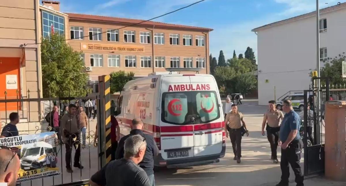 SON DAKİKA | Manisa Turgutlu'da okula silahlı saldırı! Yaralı öğrenciler var